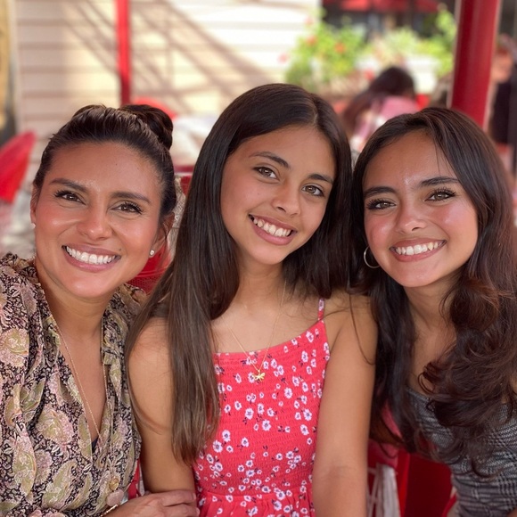 Meet your Posher, Lisa Marie - Picture 6 of 9